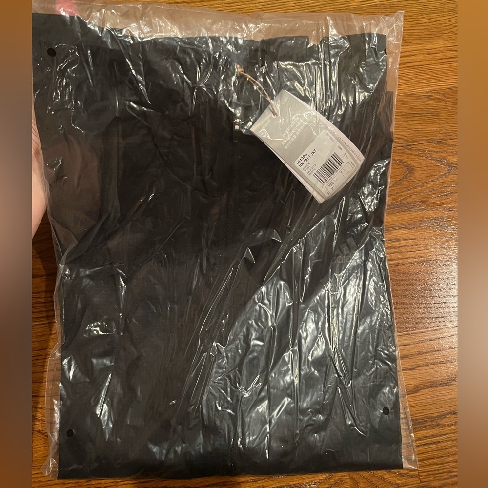 NWT 🖤 Adidas Women’s sports jacket adidas RN FAST JKT windbreaker - Picture 5 of 6